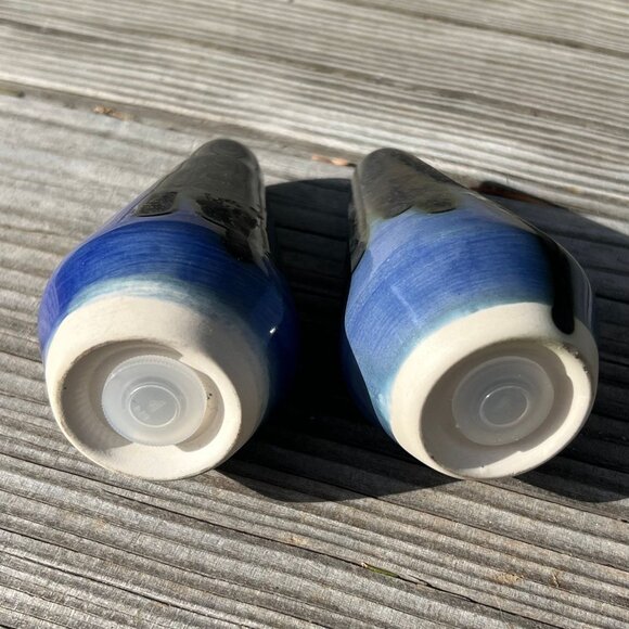 VTG Drip Glaze Ceramic Conical Blue Black Salt & Pepper Shaker Set, 3.5 in MCM - Picture 6 of 7